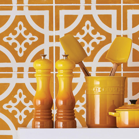 Le Creuset set of 2  salt and pepper mills NECTAR