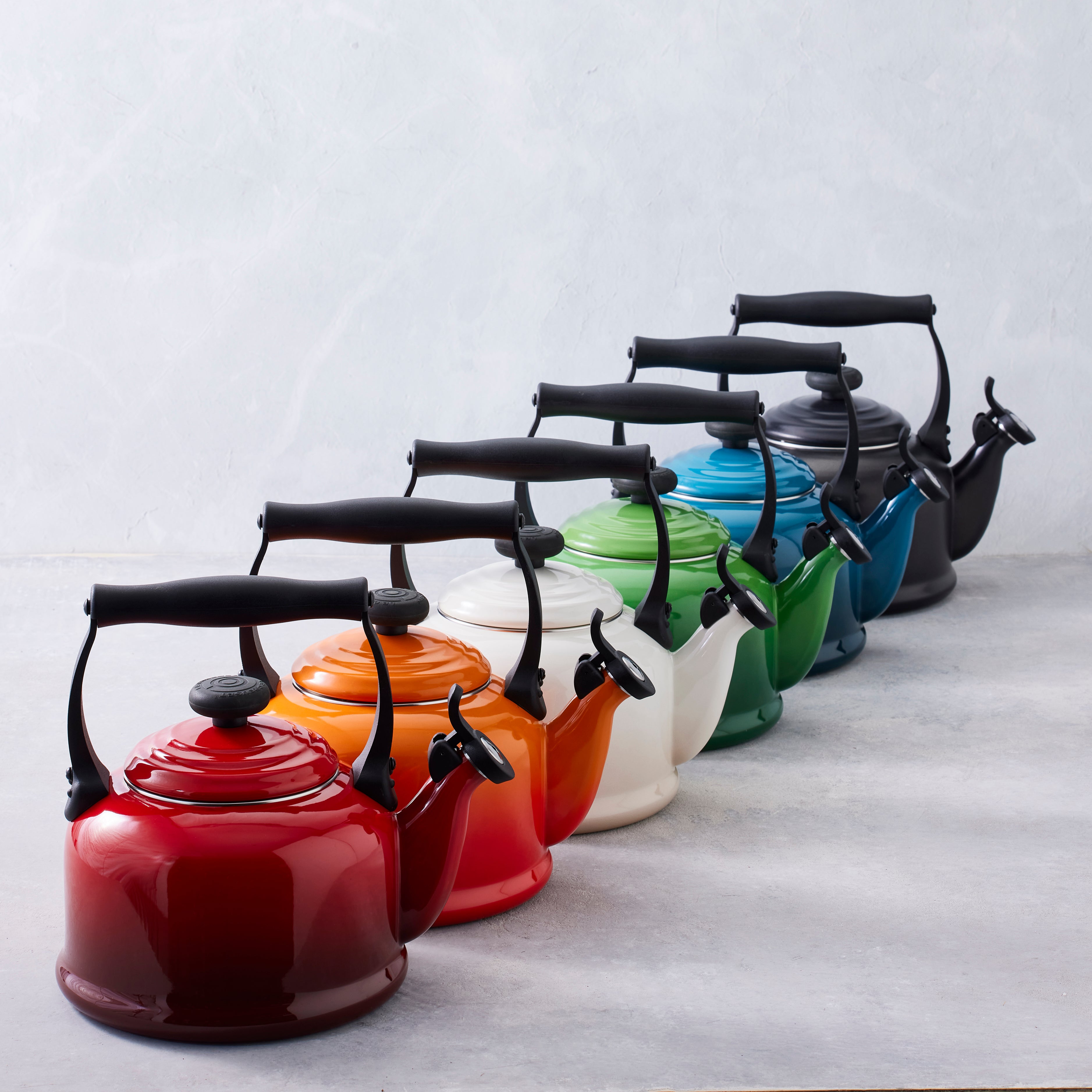 Le Creuset Meringue Traditional Kettle